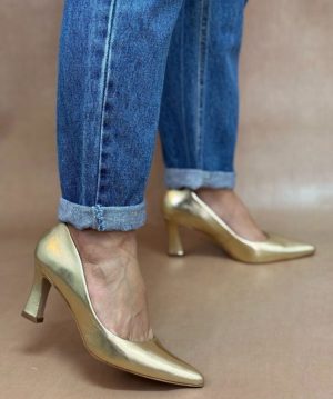 SCARPIN EM COURO