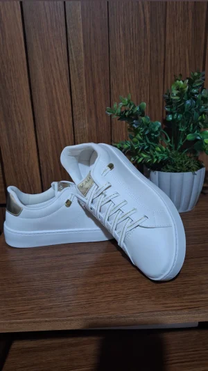 TENIS