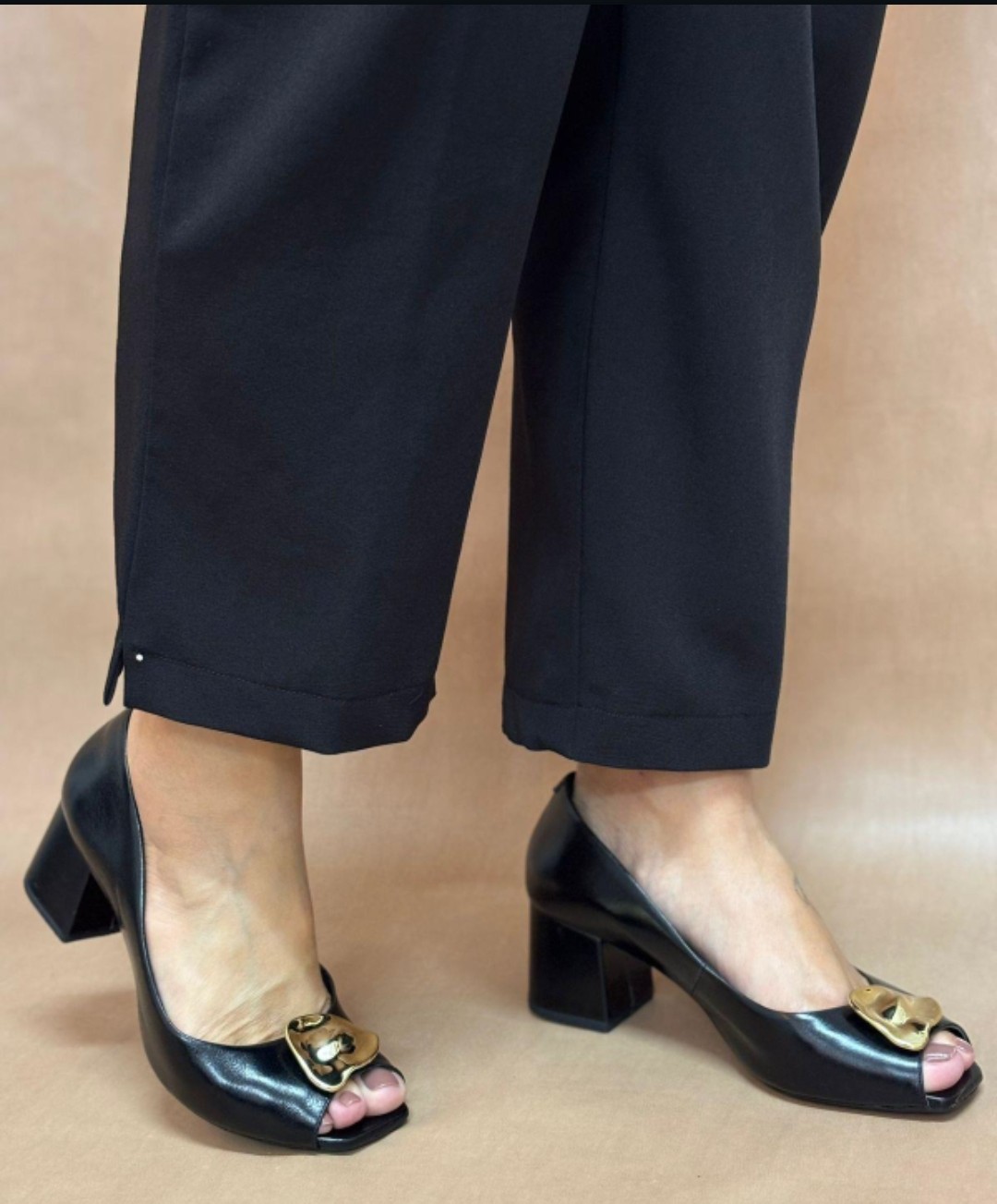 SAPATO PEEP TOE EM COURO - Imagem 3